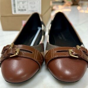 Burberry Beige/Tan Avon  flats